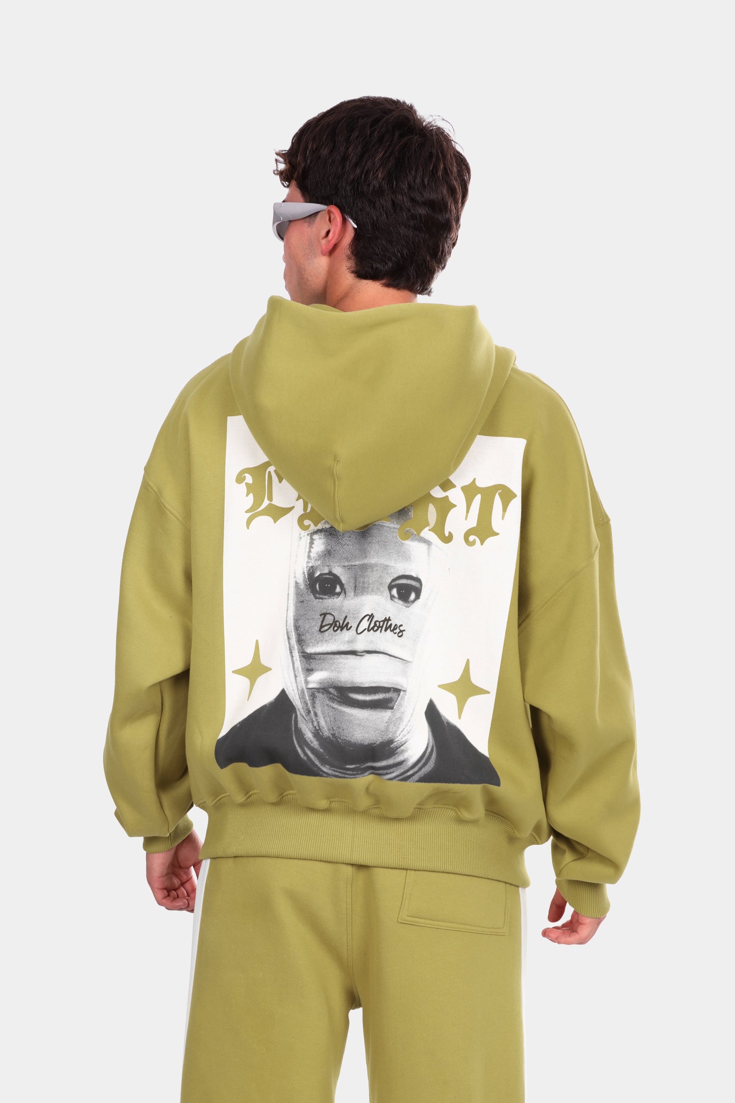 OUTFIT LIGHT VERDE OLIVO