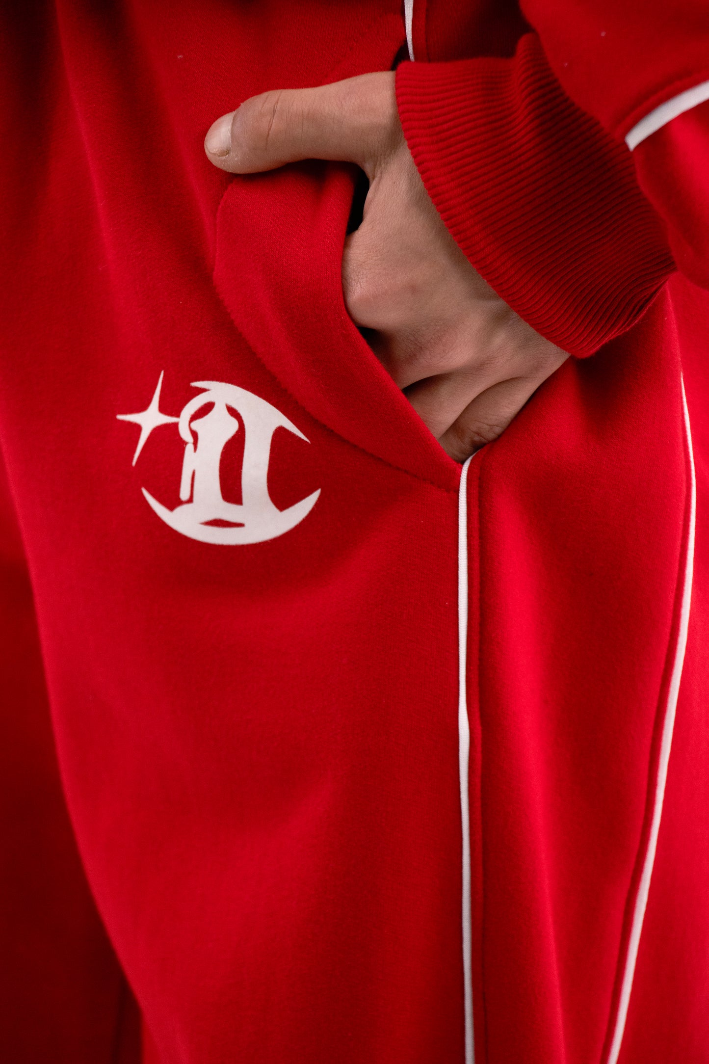 OUTFIT DOH ONLY ONE ROJO