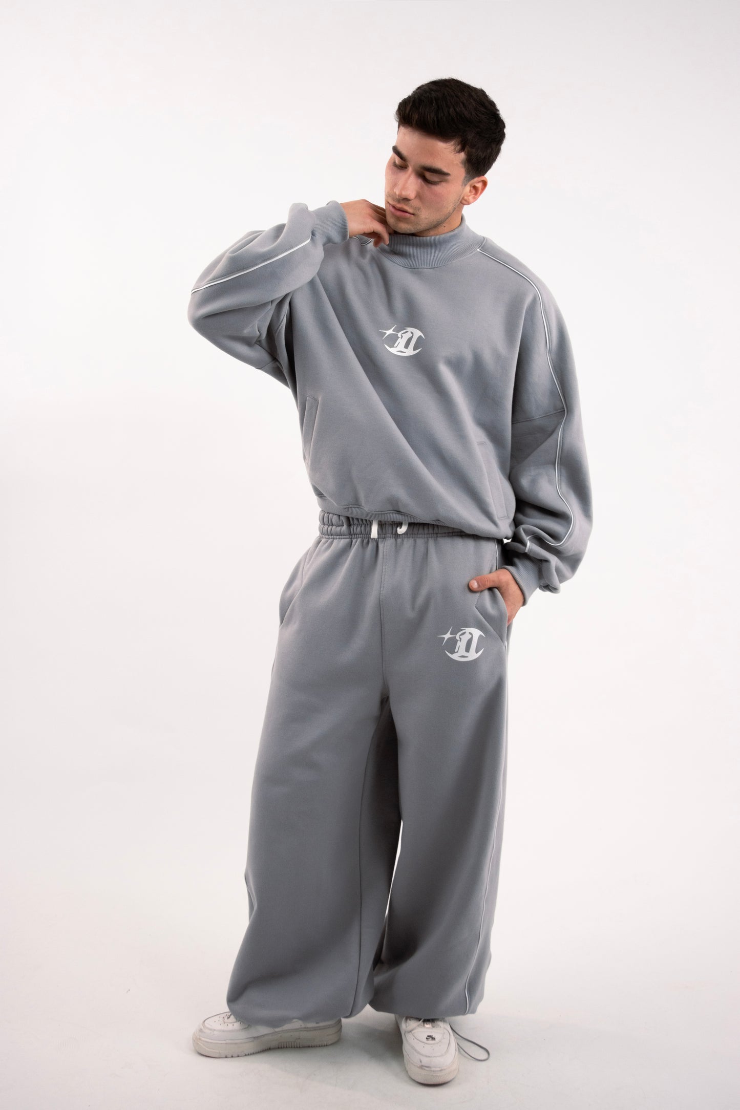 OUTFIT DOH ONLY ONE GRIS